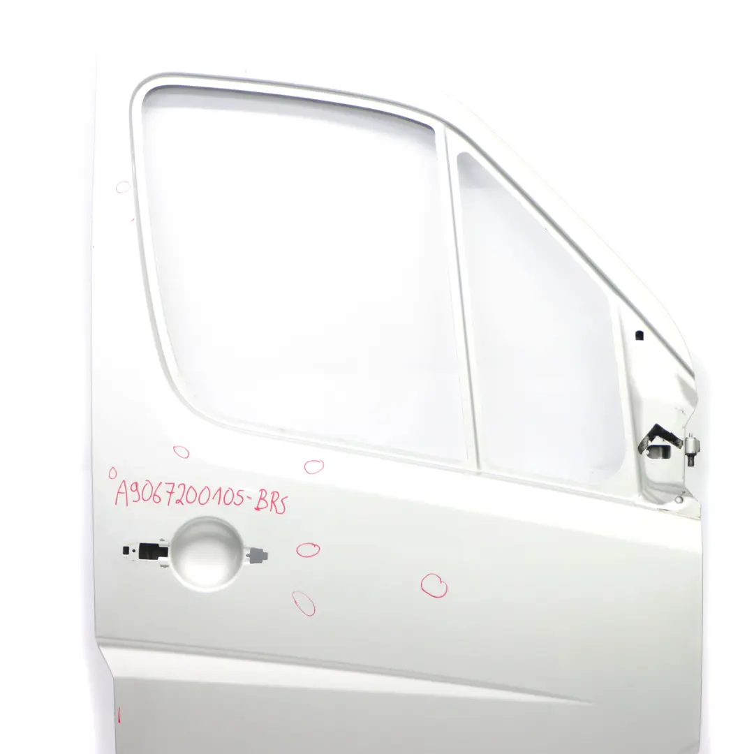 Drzwi Prawe Przednie Brilliant Silver Metallic 9744 do Mercedes Sprinter W906 o numerze A9067200105 Mercedes Sprinter W906 Drzwi Prawe Przednie Brilliant Silver Metallic 9744 - SKU A9067200105-BRS - Numer Części A9067200105