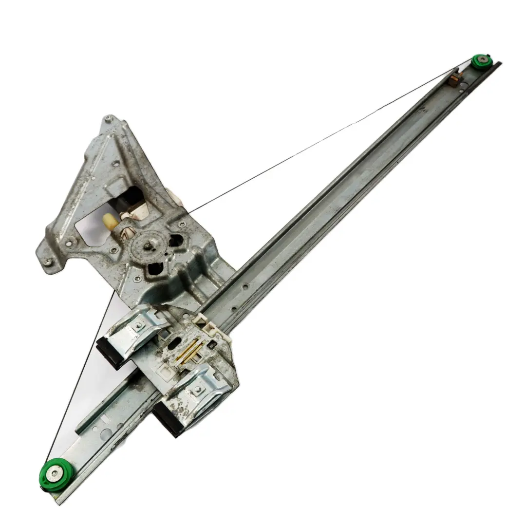 Podnośnik szyby prawy przód do Mercedes Sprinter W906 o numerze A9067200146 Mercedes Sprinter W906 Podnośnik szyby prawy przód - SKU A9067200146 - Numer Części A9067200146