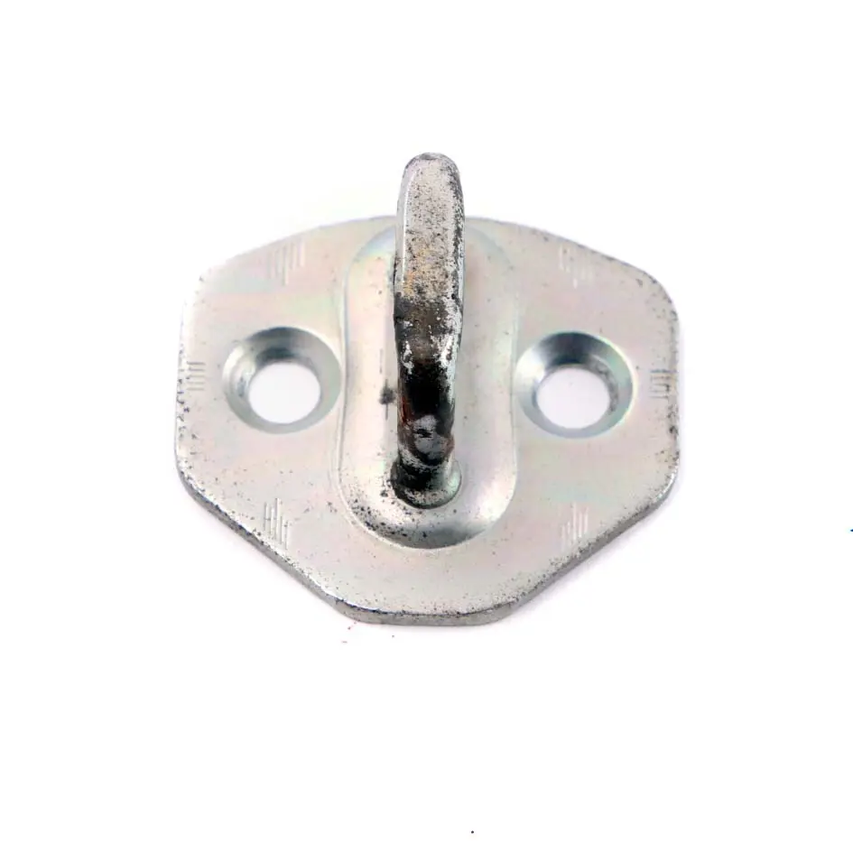 Gâche de serrure de porte arrière pour Mercedes Sprinter W906 à propos du numéro de pièce A9067200204 Mercedes Sprinter W906 Gâche de serrure de porte arrière - SKU A9067200204 - Numéro de pièce A9067200204