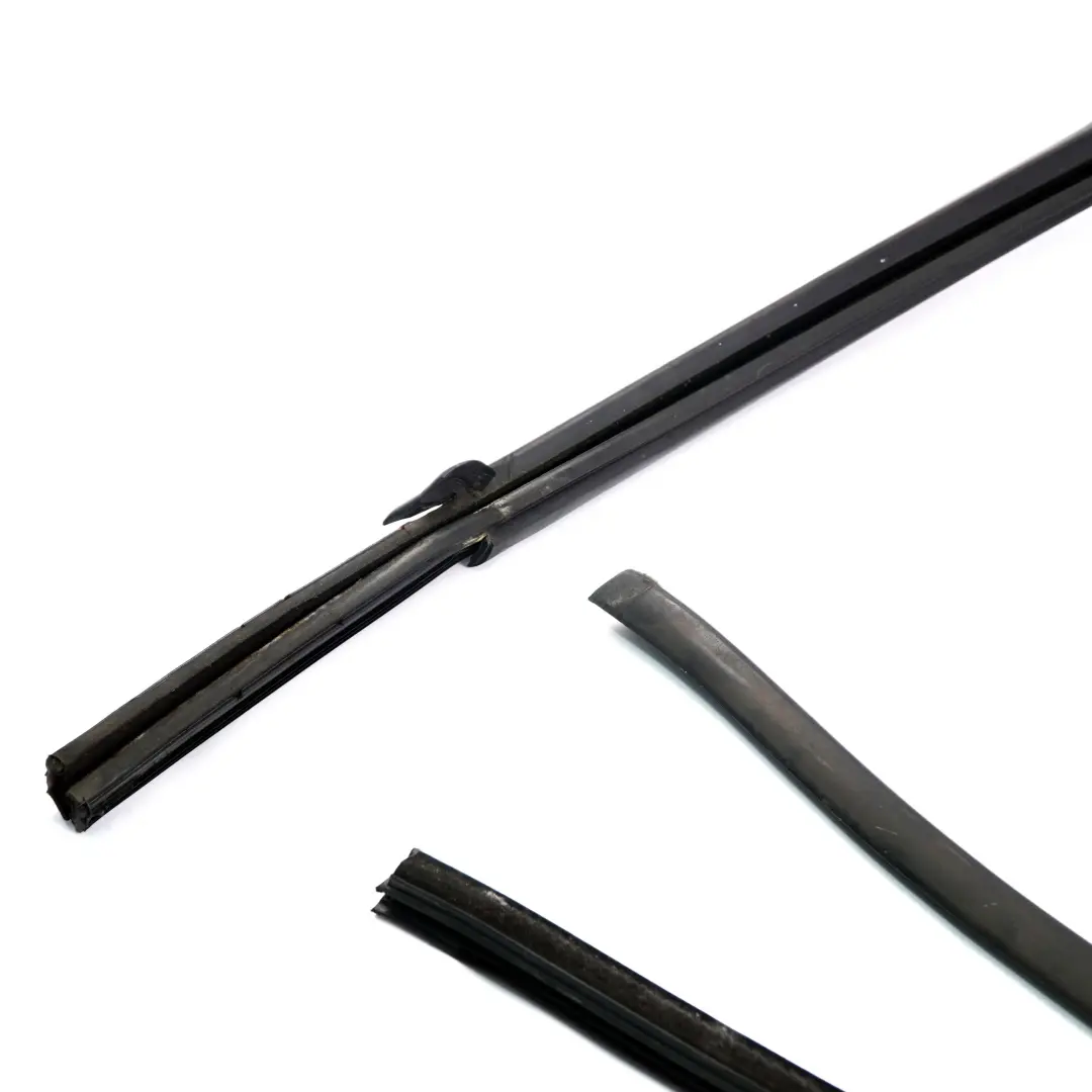 Tür Vorne Links Fenster Dichtung Leistung für Mercedes Sprinter W906 mit Teilenummer A9067200817 Mercedes Sprinter W906 Tür Vorne Links Fenster Dichtung Leistung - SKU A9067200817 - Teilenummer A9067200817