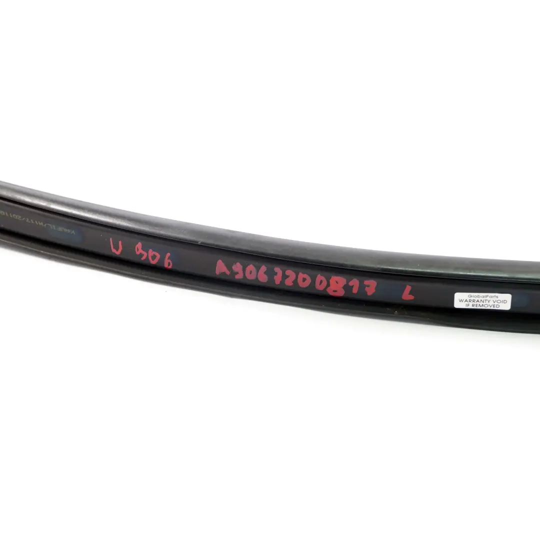 Puerta Delantera Izquierda Junta De Sellado De Ventana para Mercedes Sprinter W906 con número de pieza A9067200817 Mercedes Sprinter W906 Puerta Delantera Izquierda Junta De Sellado De Ventana - SKU A9067200817 - Número de pieza A9067200817
