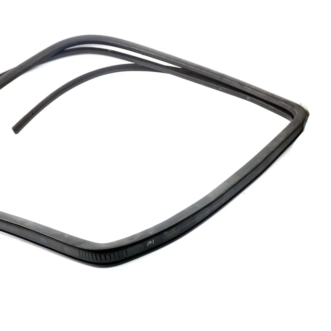 Mercedes W906 Porta anteriore destra Finestra Guarnizione tenuta Guarnizione - SKU A9067200917 - Numero di parte A9067200917
