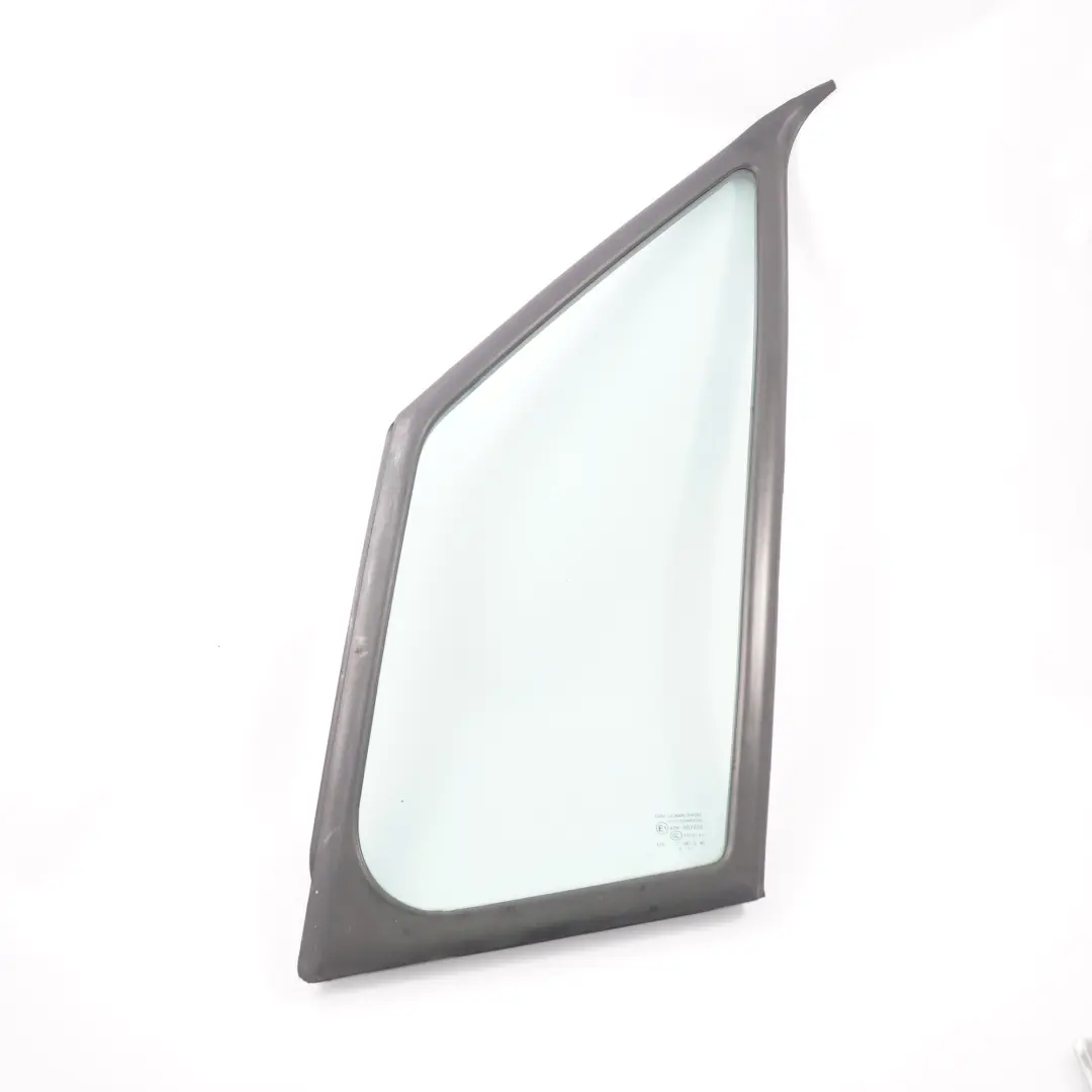 Mercedes Sprinter W906 Glace de porte avant gauche AS2 Crystal Clear - SKU A9067250009 - Numéro de pièce A9067250009