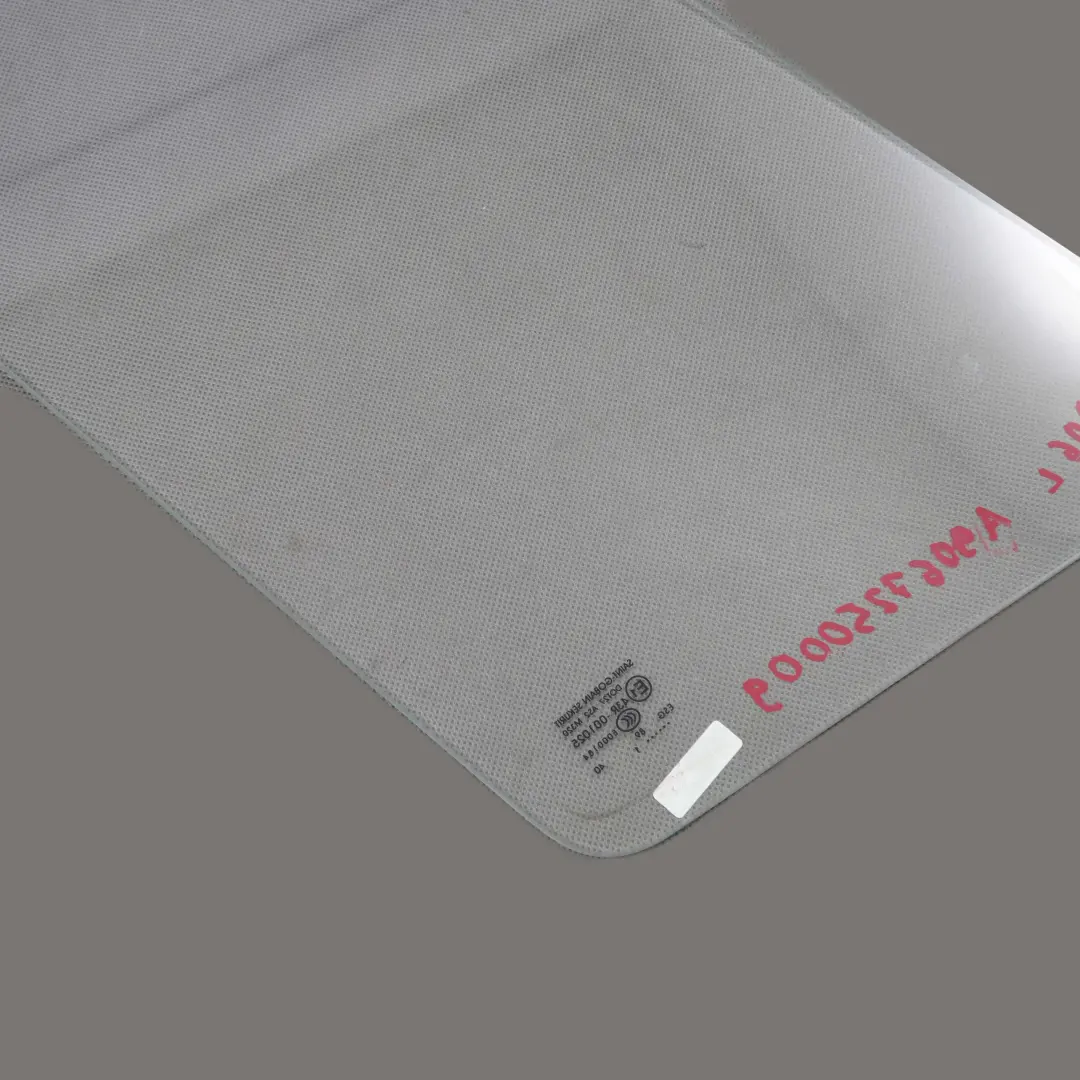 Cristal de puerta delantera izquierda AS2 Crystal Clear para Mercedes Sprinter W906 con número de pieza A9067250009 Mercedes Sprinter W906 Cristal de puerta delantera izquierda AS2 Crystal Clear - SKU A9067250009 - Número de pieza A9067250009