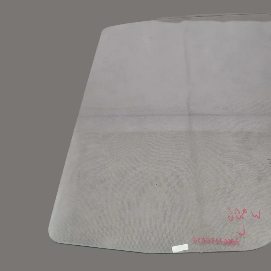 Cristal Puerta Izquierda AS2 Cristal Transparente para Mercedes Sprinter W906 con número de pieza A9067250010 Mercedes Sprinter W906 Cristal Puerta Izquierda AS2 Cristal Transparente - SKU A9067250010 - Número de pieza A9067250010