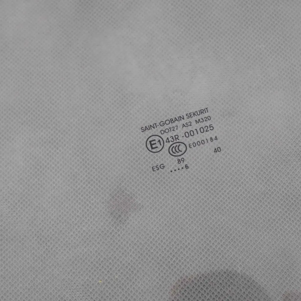 Mercedes-Benz Sprinter W906 Szyba Boczna Drzwi Lewy Przód Lewa Przednia AS2 do o numerze A9067250010 Mercedes-Benz Sprinter W906 Szyba Boczna Drzwi Lewy Przód Lewa Przednia AS2 - SKU A9067250010 - Numer Części A9067250010