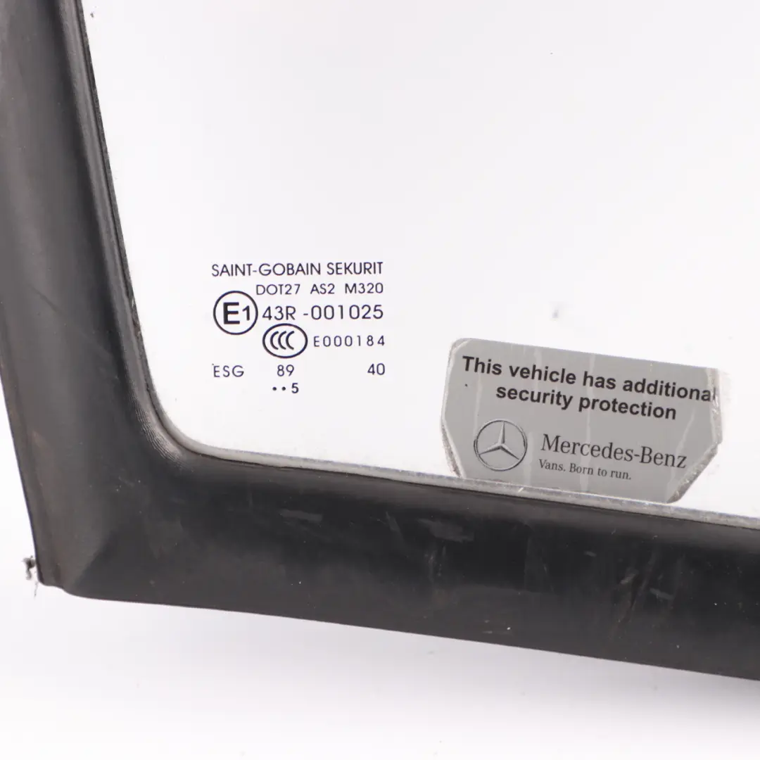 Fenêtre Avant Porte Droite Quart de Vitre AS2 pour Mercedes Sprinter W906 à propos du numéro de pièce A9067250109 Mercedes Sprinter W906 Fenêtre Avant Porte Droite Quart de Vitre AS2 - SKU A9067250109-1 - Numéro de pièce A9067250109
