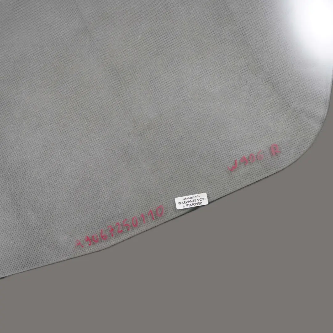 Vitrage de la fenêtre de porte extérieure droite AS2 Crystal Clear pour Mercedes W906 à propos du numéro de pièce A9067250110 Mercedes W906 Vitrage de la fenêtre de porte extérieure droite AS2 Crystal Clear - SKU A9067250110 - Numéro de pièce A9067250110