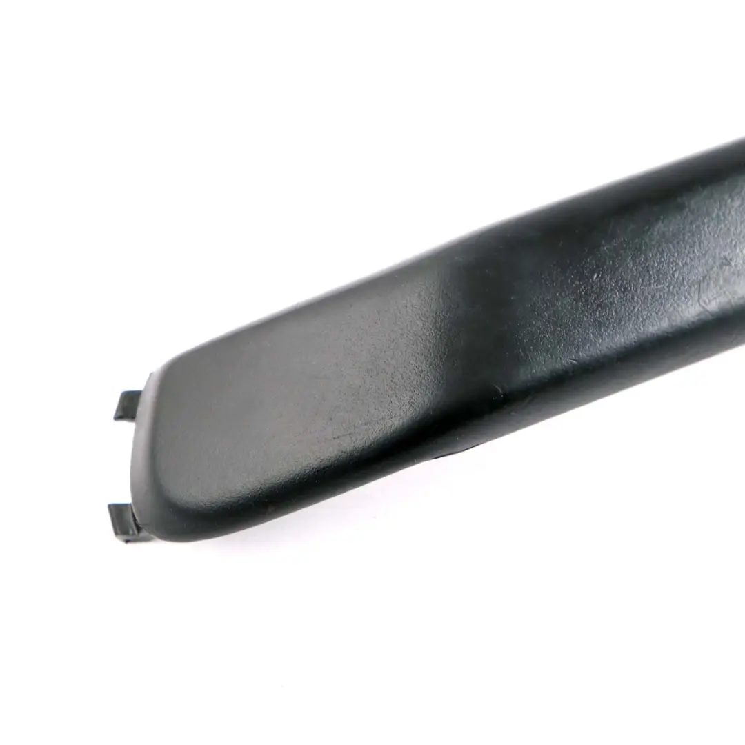 Coperchio maniglia scheda porta interna destra per Mercedes W906 con numero di parte A9067270487 Mercedes W906 Coperchio maniglia scheda porta interna destra - SKU A9067270487 - Numero di parte A9067270487