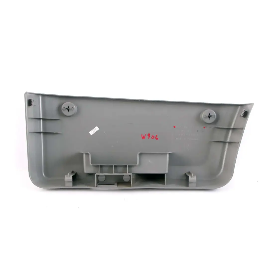 Panneau Garniture Carte Porte Exterieur Droit Gris pour Mercedes W906 à propos du numéro de pièce A9067270571 Mercedes W906 Panneau Garniture Carte Porte Exterieur Droit Gris - SKU A9067270571 - Numéro de pièce A9067270571