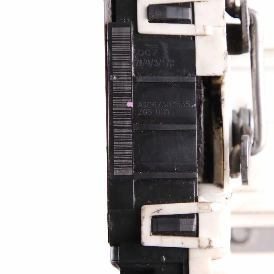 Mercedes W906 Corredera Puerta Cerradura Actuador Mecanismo Trasera Izquierda - SKU A9067303535 - Número de pieza A9067303535