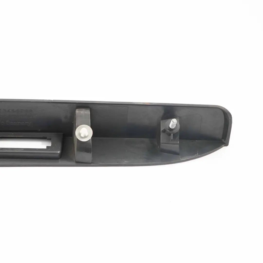 Mercedes W906 Trunk Cubierta Panel Placa matrícula Soporte lámpara - SKU A9067400030 - Número de pieza A9067400030