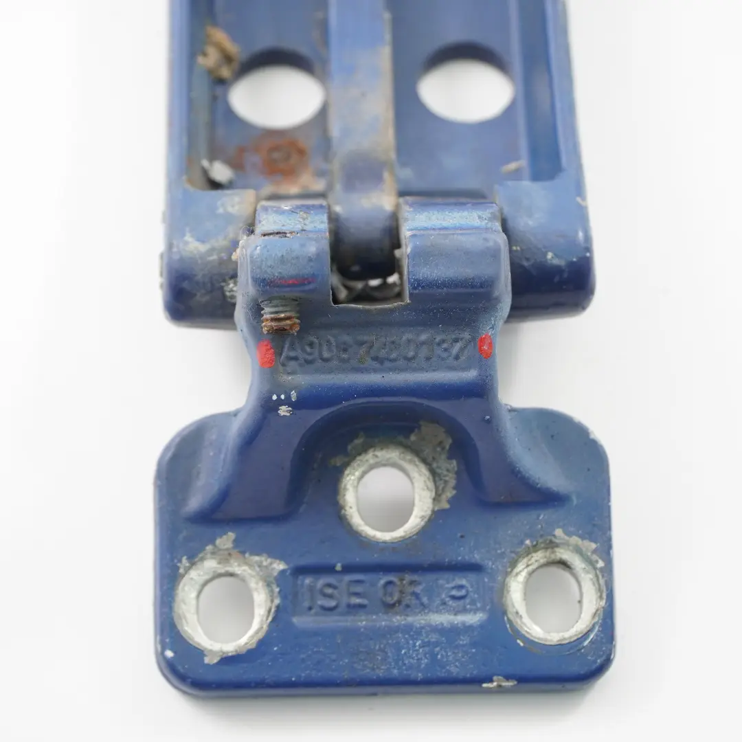 Hinten Rechts Tür Oberes Scharnier Oben Hyazinth Blau für Mercedes Sprinter W906 mit Teilenummer A9067400137 Mercedes Sprinter W906 Hinten Rechts Tür Oberes Scharnier Oben Hyazinth Blau - SKU A9067400137-HYA - Teilenummer A9067400137