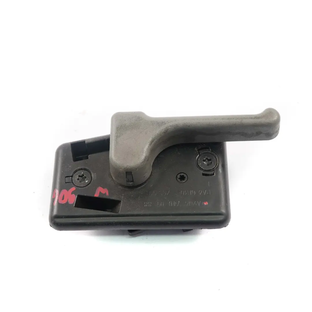 Mercedes-Benz Sprinter W906 Porta a Battente Posteriore SX Interno Maniglia per con numero di parte A9067400188 Mercedes-Benz Sprinter W906 Porta a Battente Posteriore SX Interno Maniglia - SKU A9067400188 - Numero di parte A9067400188