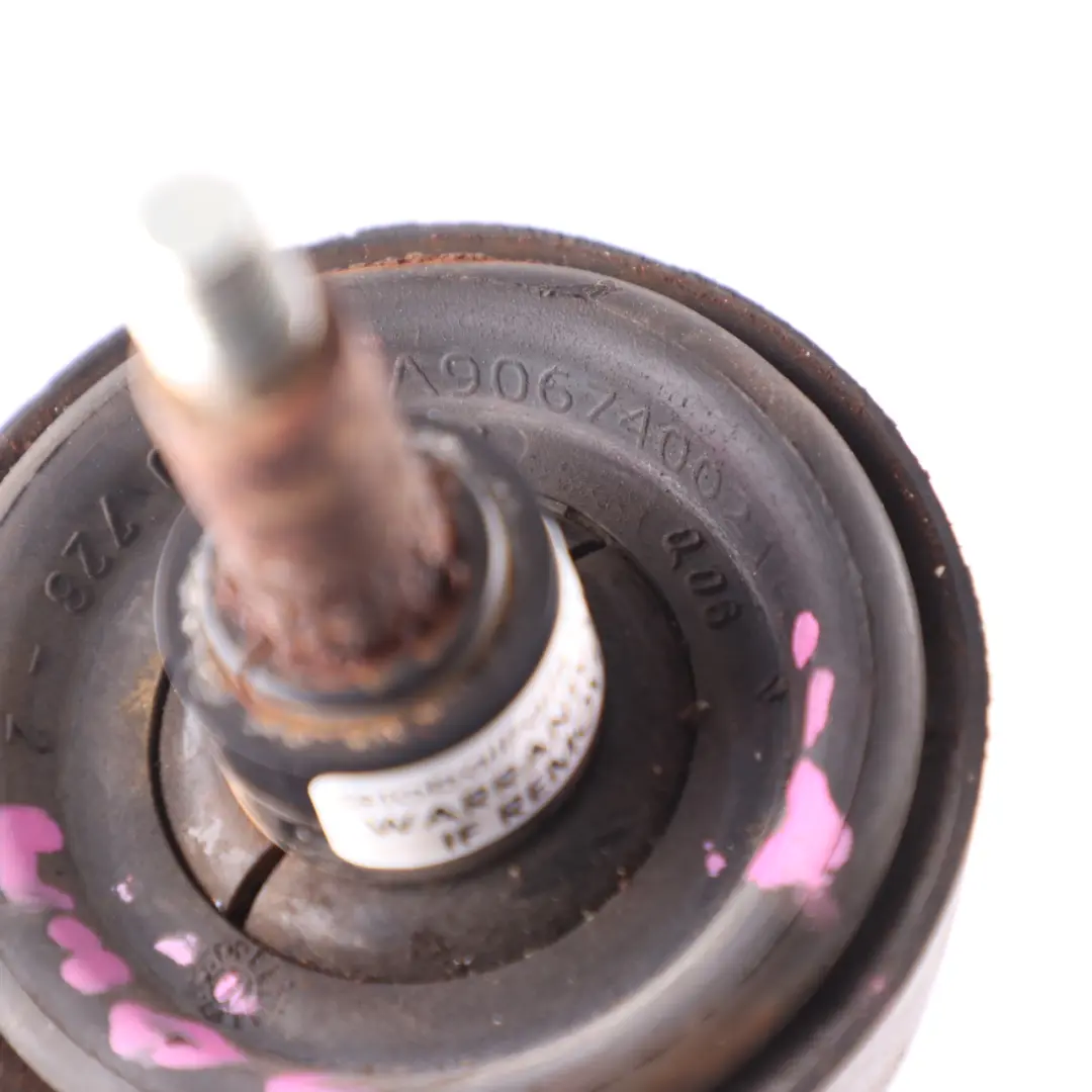 Panel Lateral Trasero Check Imán Tope Puerta para Mercedes Sprinter W906 con número de pieza A9067400216 Mercedes Sprinter W906 Panel Lateral Trasero Check Imán Tope Puerta - SKU A9067400216-1 - Número de pieza A9067400216