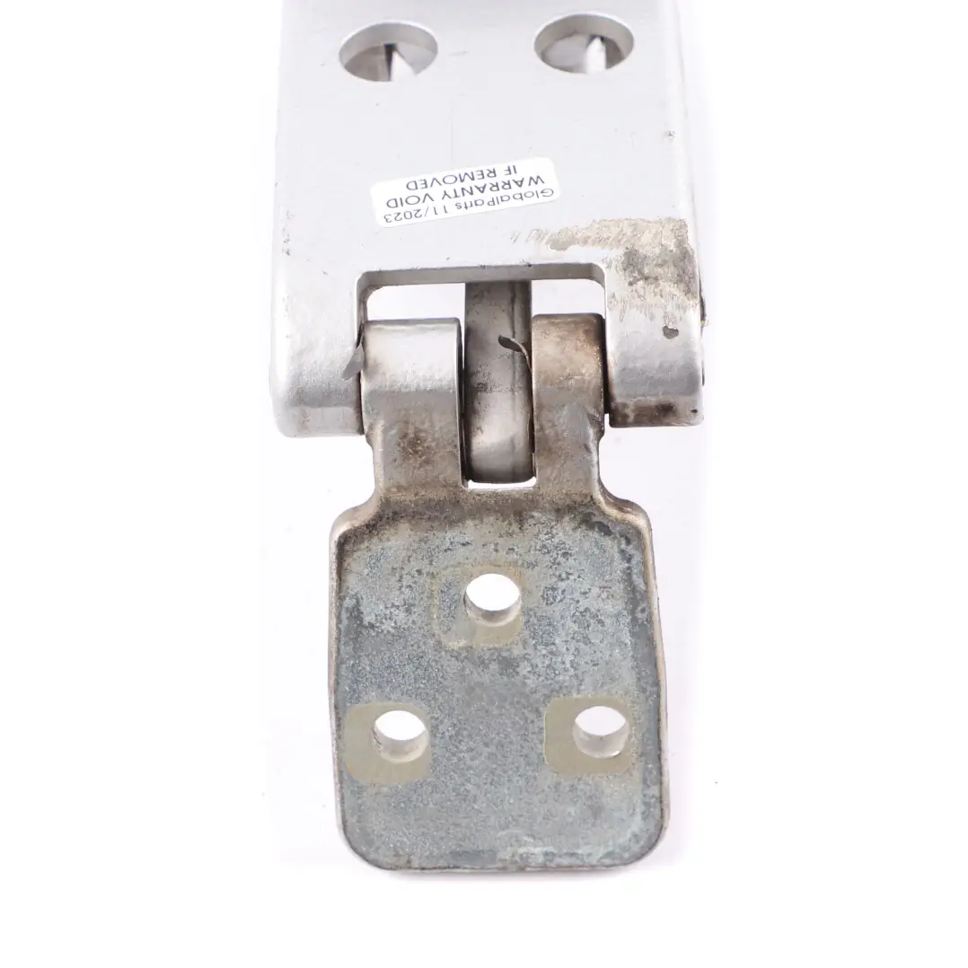 Cerniera Posteriore Sinistra Inferiore Argento Brillante - 744 per Mercedes W906 con numero di parte A9067400237 Mercedes W906 Cerniera Posteriore Sinistra Inferiore Argento Brillante - 744 - SKU A9067400237-BRS - Numero di parte A9067400237