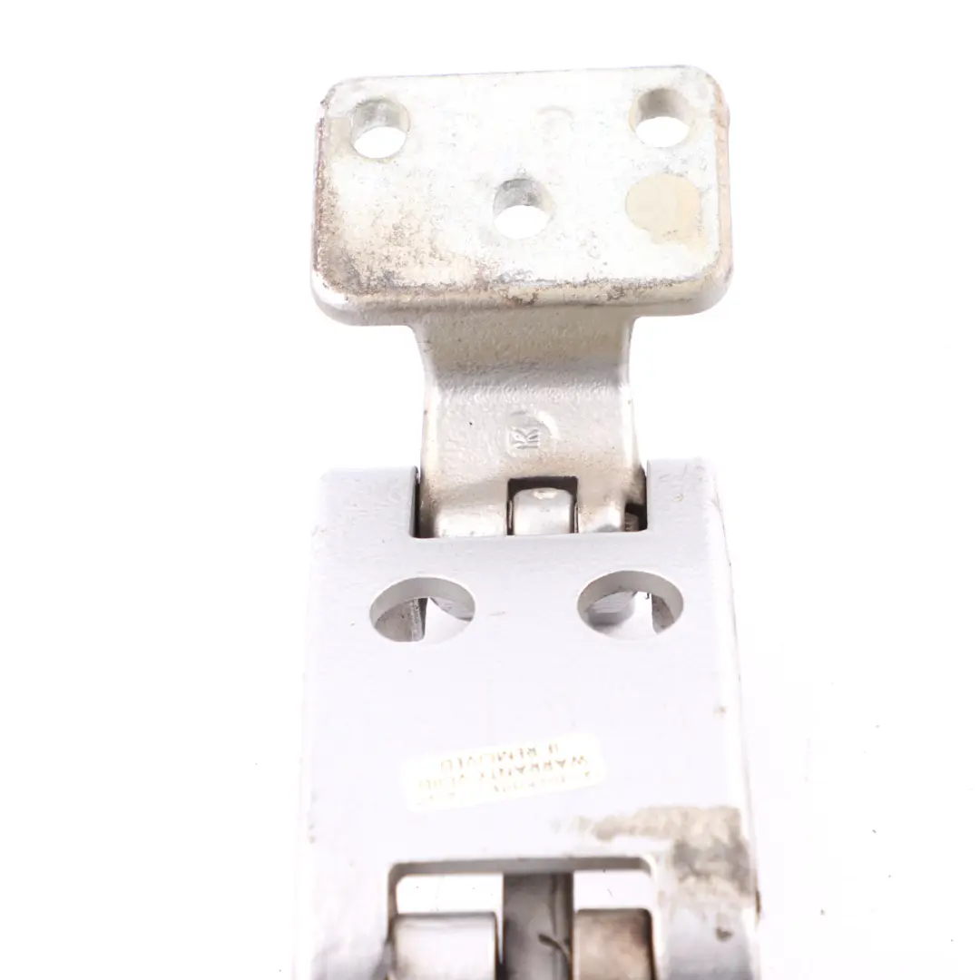 Cerniera Posteriore Sinistra Inferiore Argento Brillante - 744 per Mercedes W906 con numero di parte A9067400237 Mercedes W906 Cerniera Posteriore Sinistra Inferiore Argento Brillante - 744 - SKU A9067400237-BRS - Numero di parte A9067400237