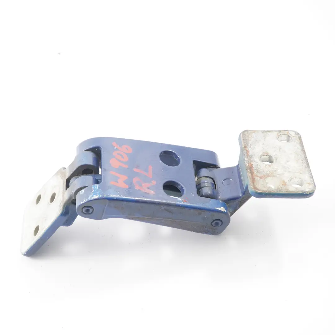Cerniera porta posteriore sinistra inferiore Blu Giacinto 5376 per Mercedes W906 con numero di parte A9067400237 Mercedes W906 Cerniera porta posteriore sinistra inferiore Blu Giacinto 5376 - SKU A9067400237-HYA - Numero di parte A9067400237