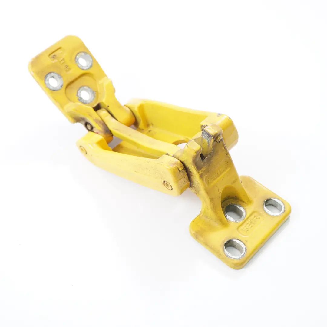 Zawias Drzwi Dół Prawy Tył do Mercedes Sprinter W906 o numerze A9067400337 Mercedes Sprinter W906 Zawias Drzwi Dół Prawy Tył - SKU A9067400337-BYE - Numer Części A9067400337