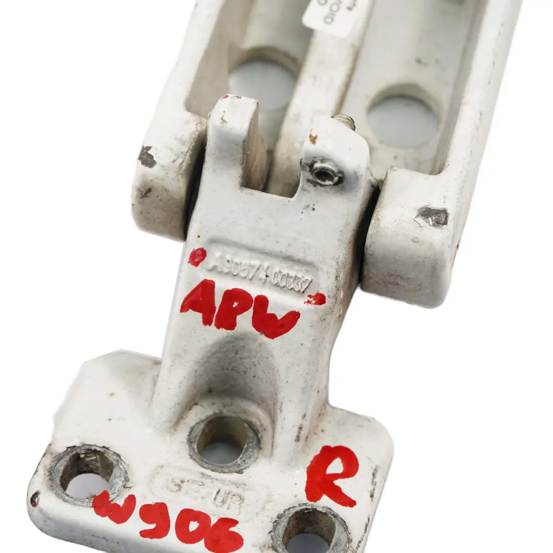 Zawias Drzwi Dół Prawy Tył do Mercedes Sprinter W906 o numerze A9067400337 Mercedes Sprinter W906 Zawias Drzwi Dół Prawy Tył - SKU A9067400337 - Numer Części A9067400337