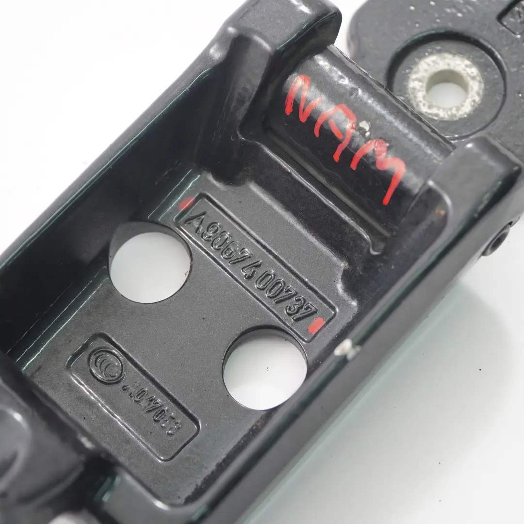 Charnière porte arrière droite Plus bas Nacht Noir pour Mercedes W906 VW Crafter I à propos du numéro de pièce A9067400737 Mercedes W906 VW Crafter I Charnière porte arrière droite Plus bas Nacht Noir - SKU A9067400737-NAM - Numéro de pièce A9067400737