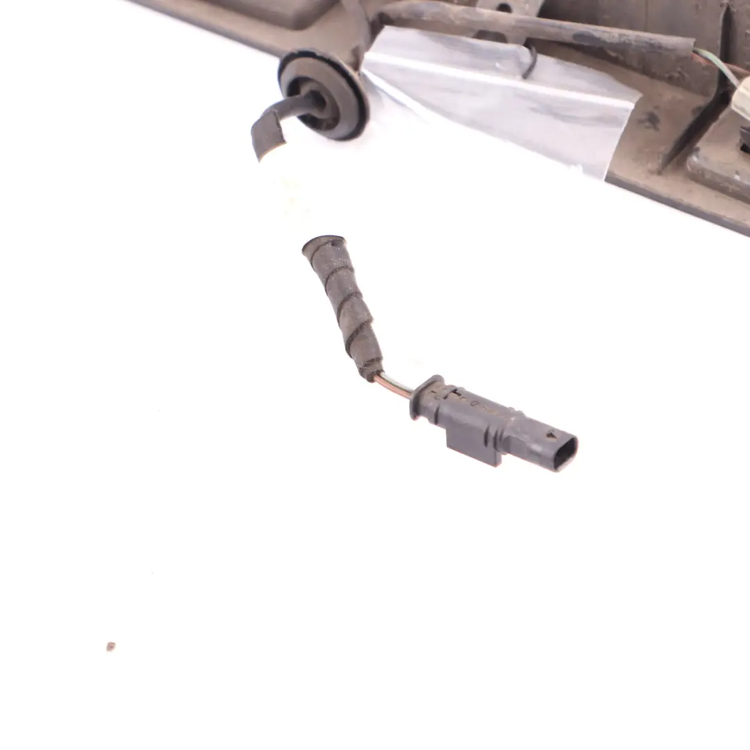 Portellone Posteriore Luce Targa Coprire per Mercedes Sprinter W906 con numero di parte A9067400900 Mercedes Sprinter W906 Portellone Posteriore Luce Targa Coprire - SKU A9067400900 - Numero di parte A9067400900