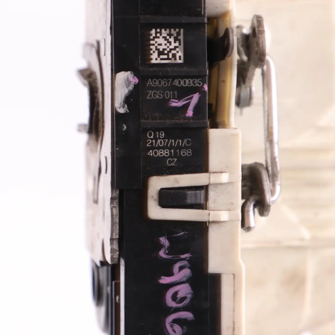 Actuador Del Mecanismo De Cierre De La Puerta Trasera para Mercedes W906 con número de pieza A9067400935 Mercedes W906 Actuador Del Mecanismo De Cierre De La Puerta Trasera - SKU A9067400935-2 - Número de pieza A9067400935