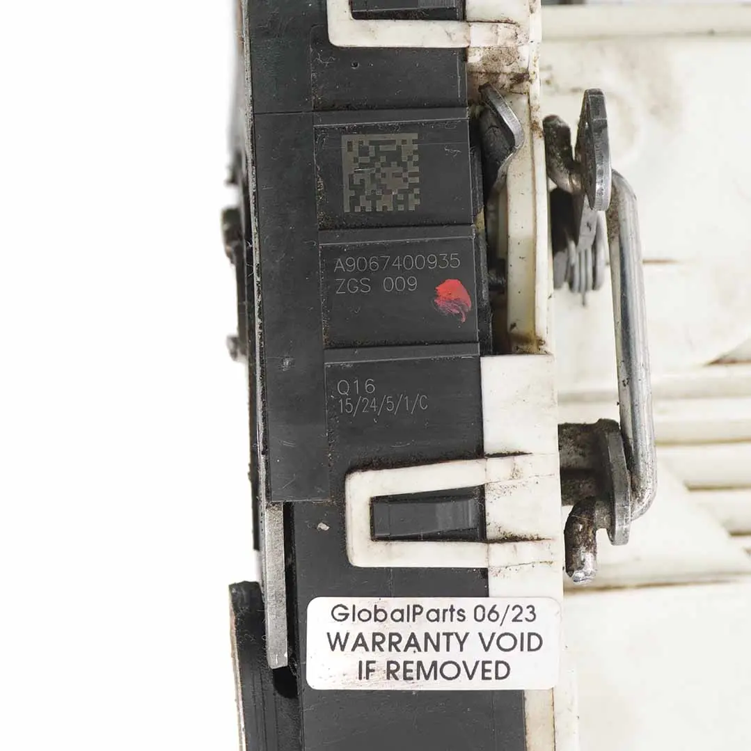 Attuatore del meccanismo porta posteriore per Mercedes Sprinter W906 con numero di parte A9067400935 Mercedes Sprinter W906 Attuatore del meccanismo porta posteriore - SKU A9067400935 - Numero di parte A9067400935