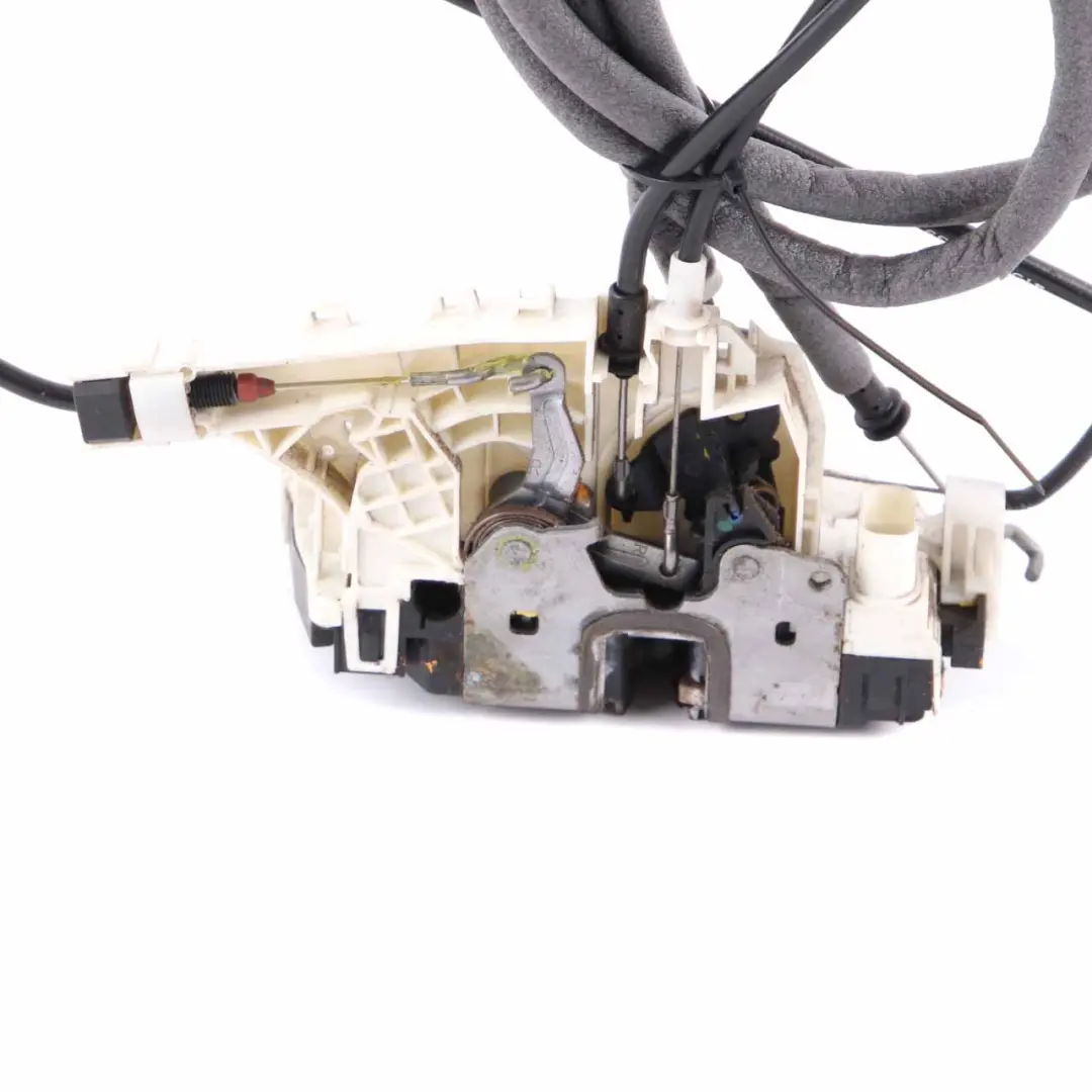 Türschloss hinten rechts Verriegelungs für Mercedes Sprinter W906 mit Teilenummer A9067401035 Mercedes Sprinter W906 Türschloss hinten rechts Verriegelungs - SKU A9067401035-1 - Teilenummer A9067401035