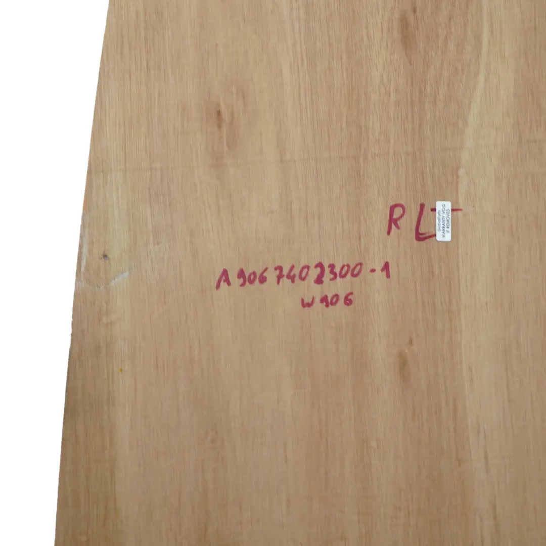 Mercedes W906 Porta posteriore sinistra Rivestimento in legno per rivestimento - SKU A9067402300-1 - Numero di parte A9067402300