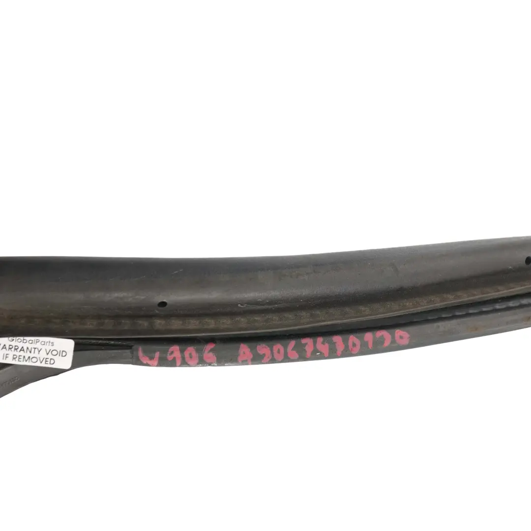Mercedes Sprinter W906 Puerta Trasera Izquierda del Maletero Junta De Sello Guia - SKU A9067470130 - Número de pieza A9067470130