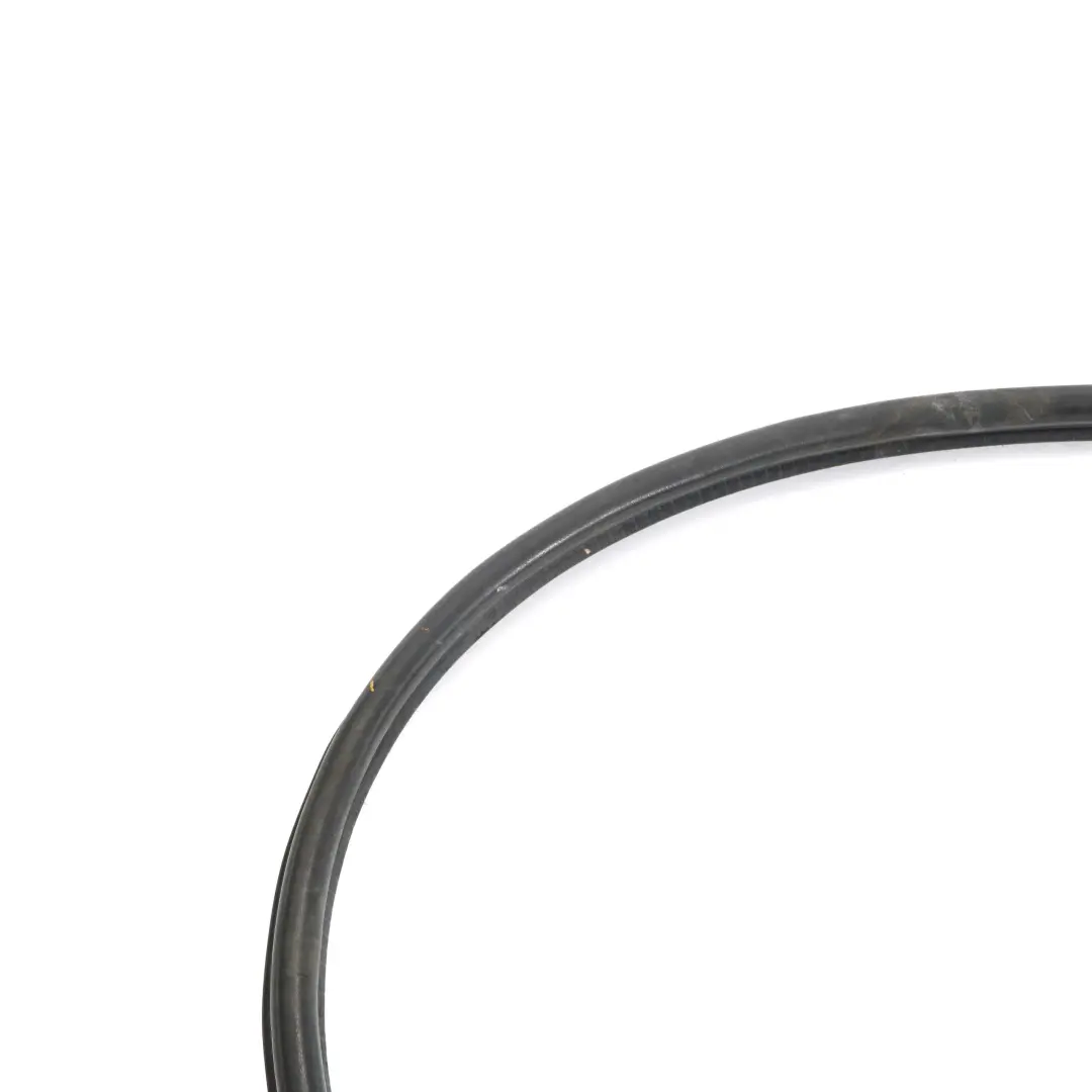 Mercedes Sprinter W906 Joint d'étanchéité du couvercle de coffre arrière gauche - SKU A9067470130 - Numéro de pièce A9067470130