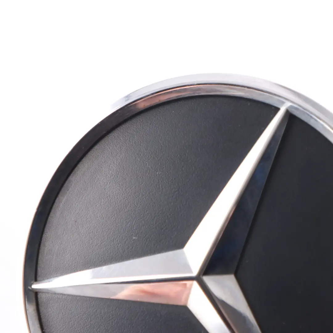 Hintere Kofferraumtür Stern-Emblem Plakette für Mercedes Sprinter W906 mit Teilenummer A9067580058 Mercedes Sprinter W906 Hintere Kofferraumtür Stern-Emblem Plakette - SKU A9067580058 - Teilenummer A9067580058