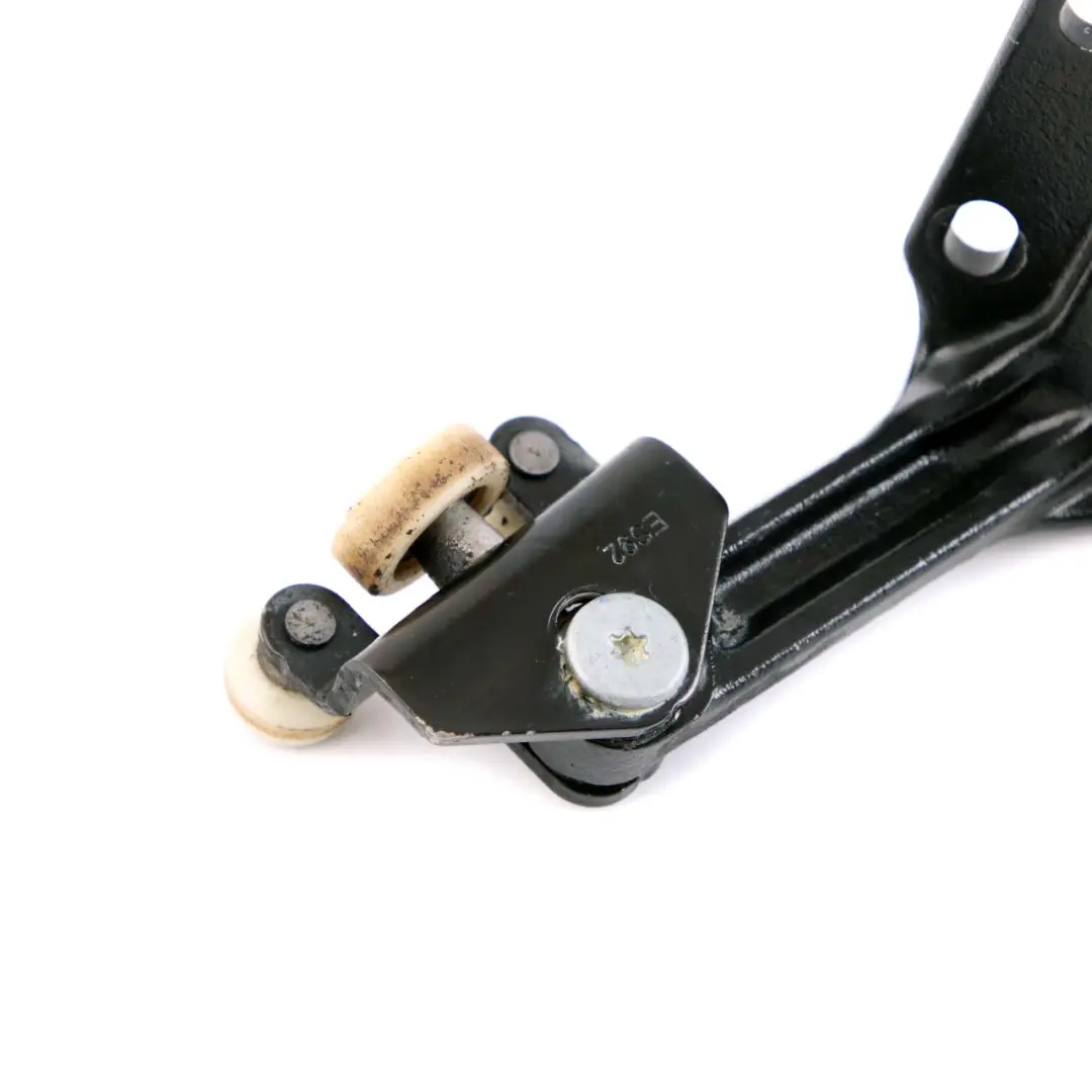 Hintere Schiebetür Obere Linke N/S Rollenbandscharnier für Mercedes W906 mit Teilenummer A9067600047 Mercedes W906 Hintere Schiebetür Obere Linke N/S Rollenbandscharnier - SKU A9067600047 - Teilenummer A9067600047