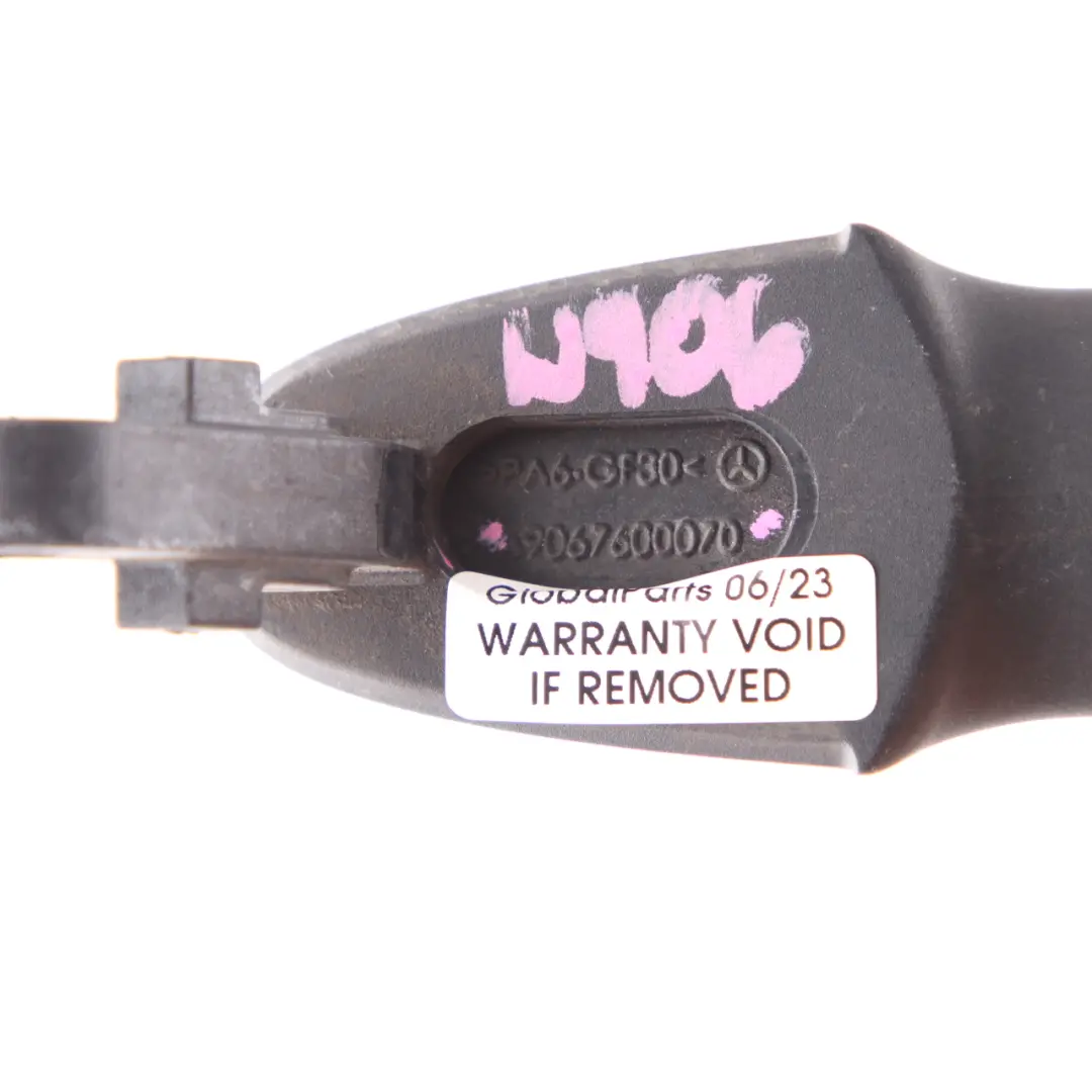 Poignée de porte avant gauche droite pour Mercedes W906 à propos du numéro de pièce A9067600070 Mercedes W906 Poignée de porte avant gauche droite - SKU A9067600070 - Numéro de pièce A9067600070