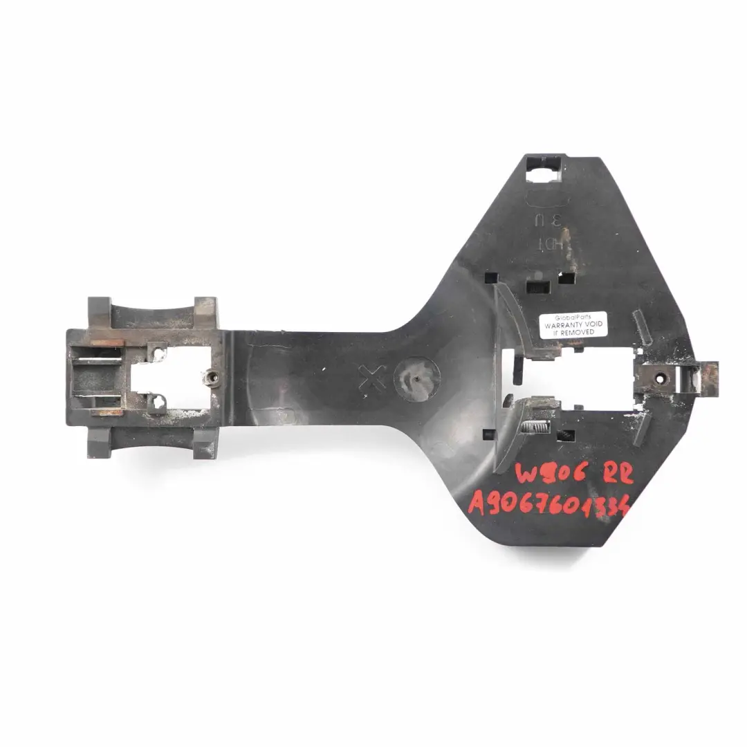 Poignée porte Mercedes Sprinter W906 Prise Arrière Droite pour à propos du numéro de pièce A9067601334 Poignée porte Mercedes Sprinter W906 Prise Arrière Droite - SKU A9067601334 - Numéro de pièce A9067601334