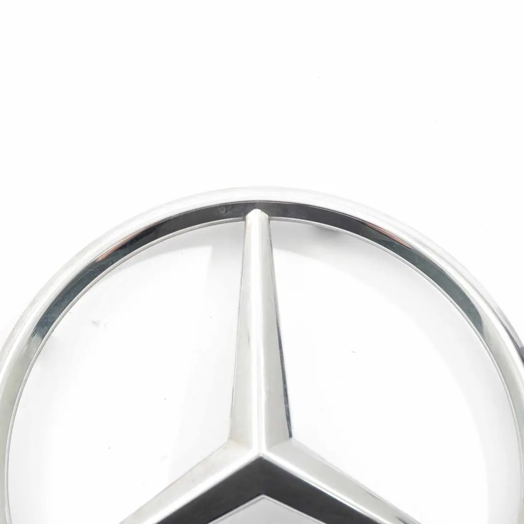 Emblema anteriore Mercedes W906 Logo Stella Griglia Base Cromo per con numero di parte A9068170016 Emblema anteriore Mercedes W906 Logo Stella Griglia Base Cromo - SKU A9068170016 - Numero di parte A9068170016