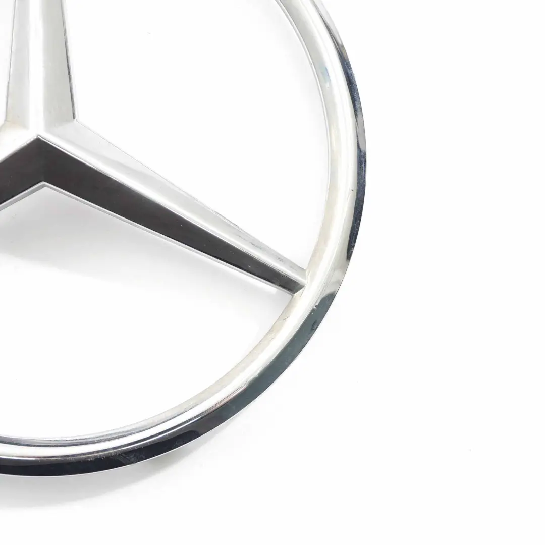 Emblema anteriore Mercedes W906 Logo Stella Griglia Base Cromo per con numero di parte A9068170016 Emblema anteriore Mercedes W906 Logo Stella Griglia Base Cromo - SKU A9068170016 - Numero di parte A9068170016