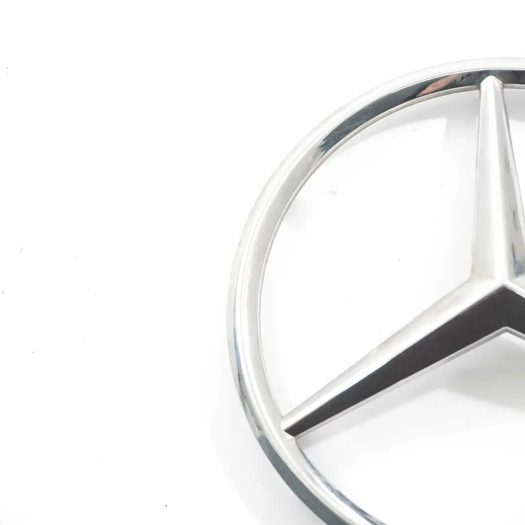 Emblema anteriore Mercedes W906 Logo Stella Griglia Base Cromo per con numero di parte A9068170016 Emblema anteriore Mercedes W906 Logo Stella Griglia Base Cromo - SKU A9068170016 - Numero di parte A9068170016