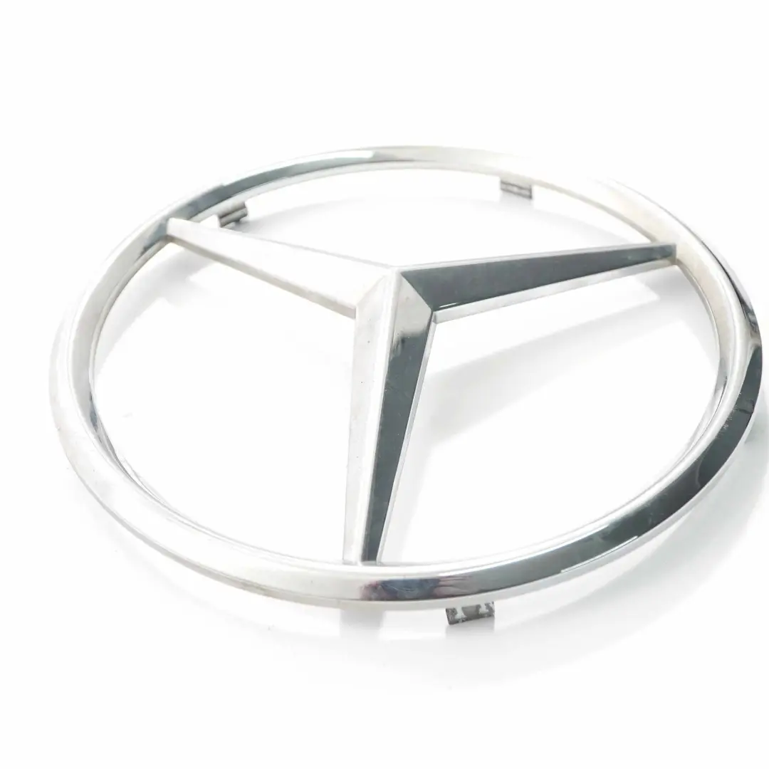 Emblema anteriore Mercedes W906 Logo Stella Griglia Base Cromo per con numero di parte A9068170016 Emblema anteriore Mercedes W906 Logo Stella Griglia Base Cromo - SKU A9068170016 - Numero di parte A9068170016