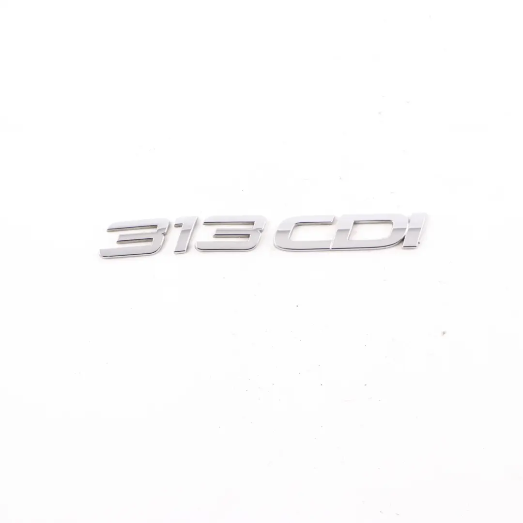 Emblema Porta Posteriore Badge Baule Aderito 313 CDI per Mercedes W906 con numero di parte A9068176714 Mercedes W906 Emblema Porta Posteriore Badge Baule Aderito 313 CDI - SKU A9068176714 - Numero di parte A9068176714