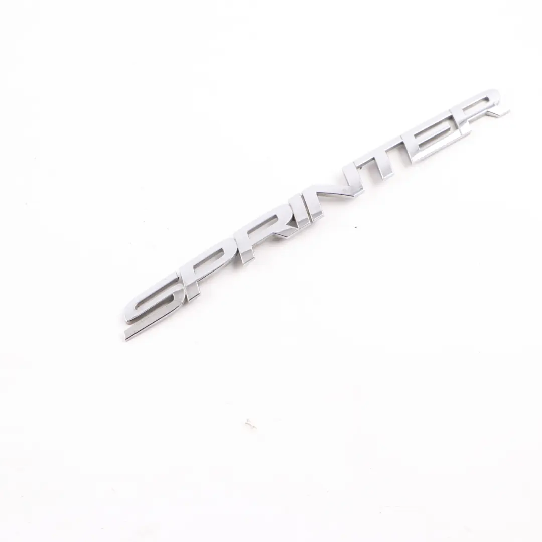 Porta posteriore Tronco Portellone Emblema Lettera A9068172314 per Mercedes W906 con numero di parte A9068179014 Mercedes W906 Porta posteriore Tronco Portellone Emblema Lettera A9068172314 - SKU A9068179014 - Numero di parte A9068179014
