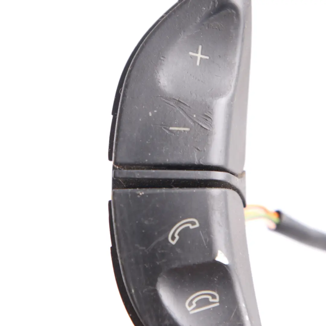 Bouton de commande volant multifonction pour Mercedes Sprinter W906 à propos du numéro de pièce A9068200010 Mercedes Sprinter W906 Bouton de commande volant multifonction - SKU A9068200010 - Numéro de pièce A9068200010