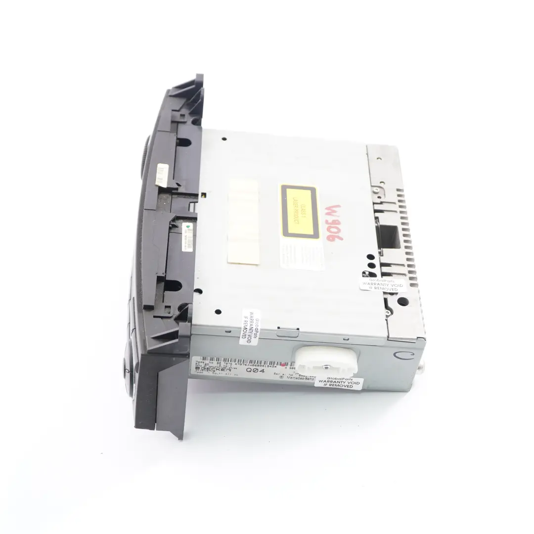 Unite de Tete Radio Stereo CD pour Mercedes Vito W639 Sprinter W906 à propos du numéro de pièce A9068200286 Mercedes Vito W639 Sprinter W906 Unite de Tete Radio Stereo CD - SKU A9068200286 - Numéro de pièce A9068200286