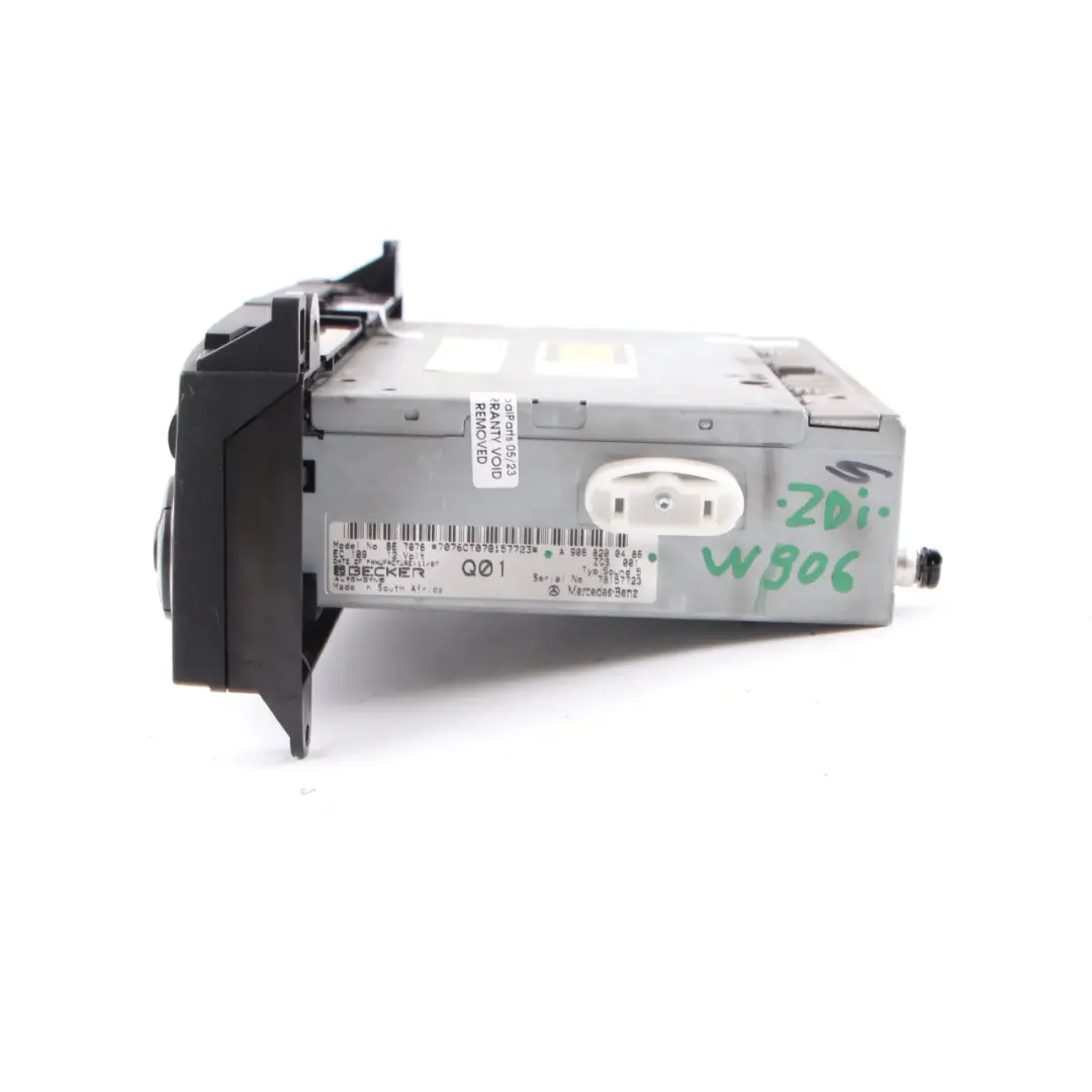 Radio Player Mercedes W639 W906 Audio Stereo CD Head Unit Display pour à propos du numéro de pièce A9068200486 Radio Player Mercedes W639 W906 Audio Stereo CD Head Unit Display - SKU A9068200486 - Numéro de pièce A9068200486
