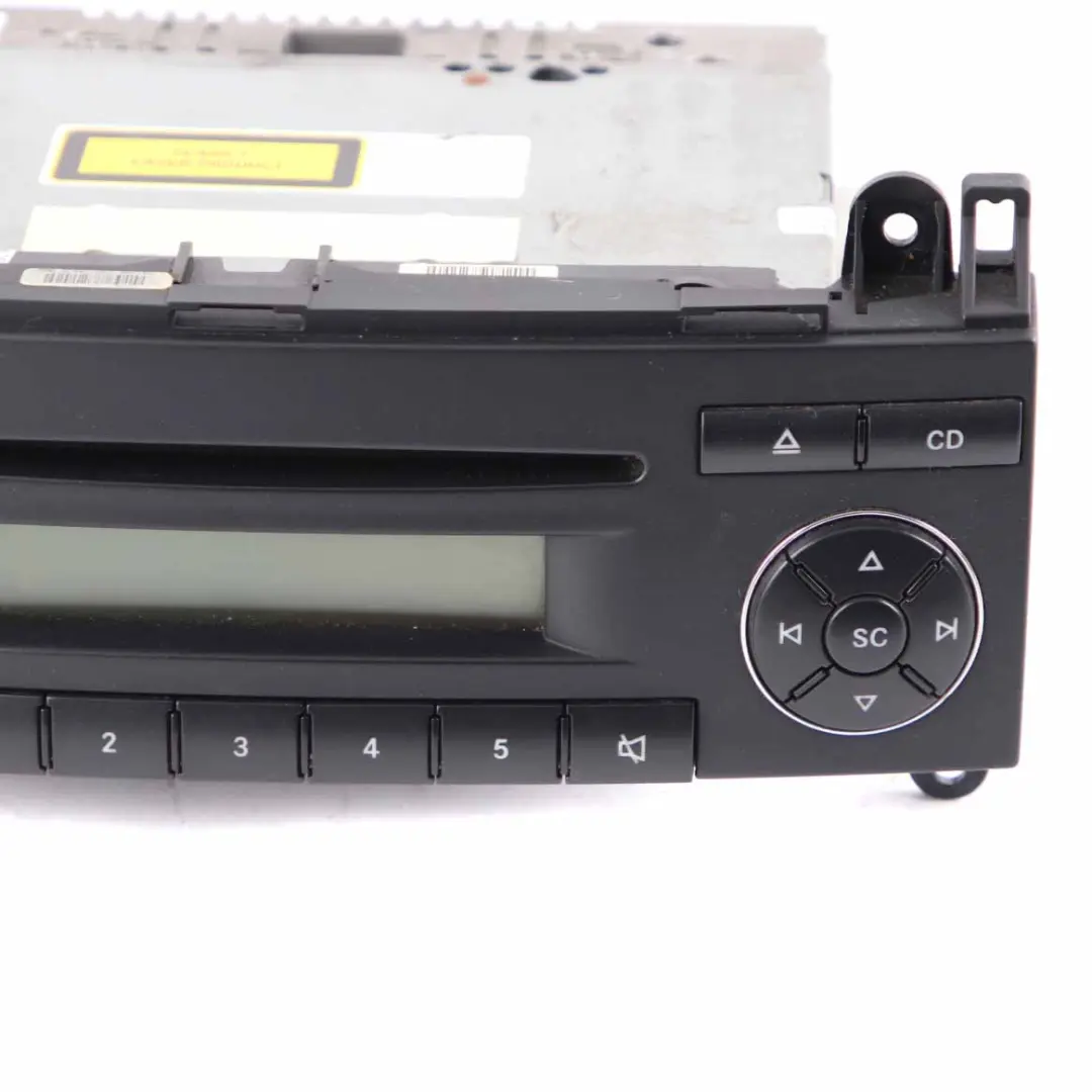 Radio Player Mercedes W639 W906 Audio Stereo CD Head Unit Display pour à propos du numéro de pièce A9068200486 Radio Player Mercedes W639 W906 Audio Stereo CD Head Unit Display - SKU A9068200486 - Numéro de pièce A9068200486