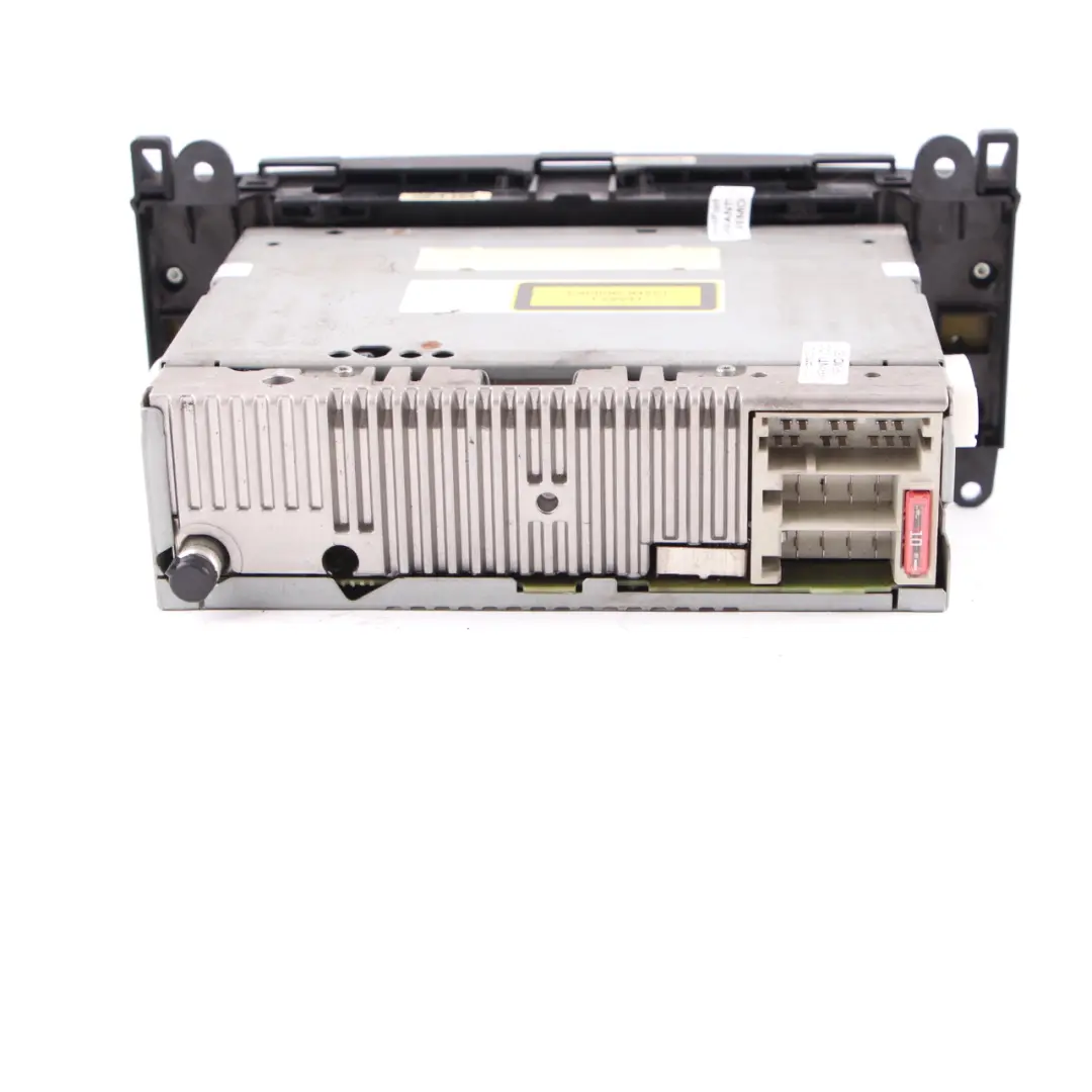 Radio Player Mercedes W639 W906 Audio Stereo CD Head Unit Display pour à propos du numéro de pièce A9068200486 Radio Player Mercedes W639 W906 Audio Stereo CD Head Unit Display - SKU A9068200486 - Numéro de pièce A9068200486