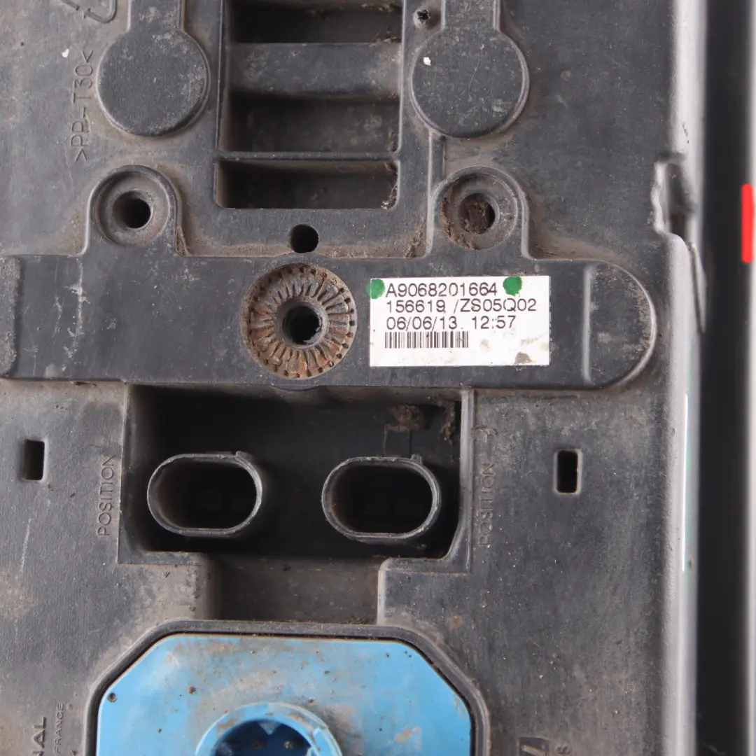 Mercedes Sprinter W906 Luz Trasera Lado Izquierdo - SKU A9068201664 - Número de pieza A9068201664