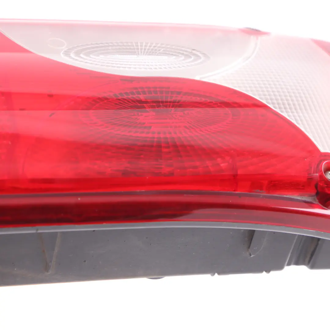 Feu arrière gauche pour Mercedes Sprinter W906 à propos du numéro de pièce A9068201664 Mercedes Sprinter W906 Feu arrière gauche - SKU A9068201664 - Numéro de pièce A9068201664