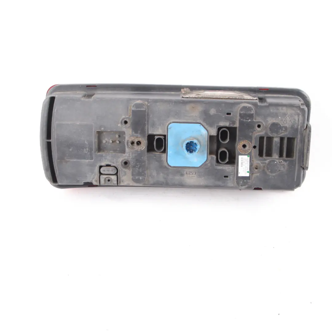 Feu arrière gauche pour Mercedes Sprinter W906 à propos du numéro de pièce A9068201664 Mercedes Sprinter W906 Feu arrière gauche - SKU A9068201664 - Numéro de pièce A9068201664